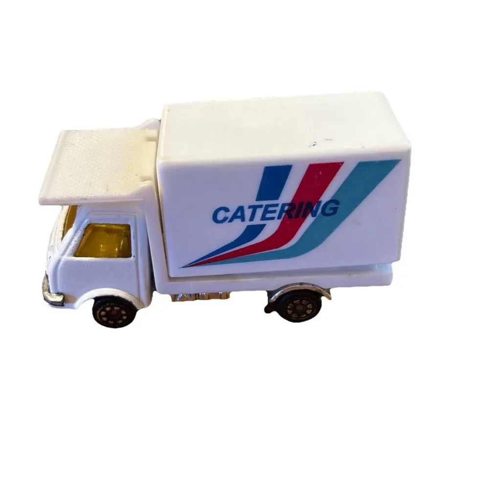 Collectible Food Catering Truck * Airport Exclusive Unbranded 1:64 Scale Car